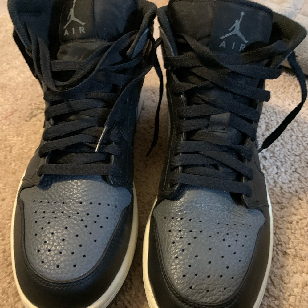 High Top Sneaker